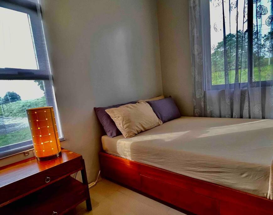 Overlooking Staycation At Sandari Batulao Tagaytay City Buitenkant foto