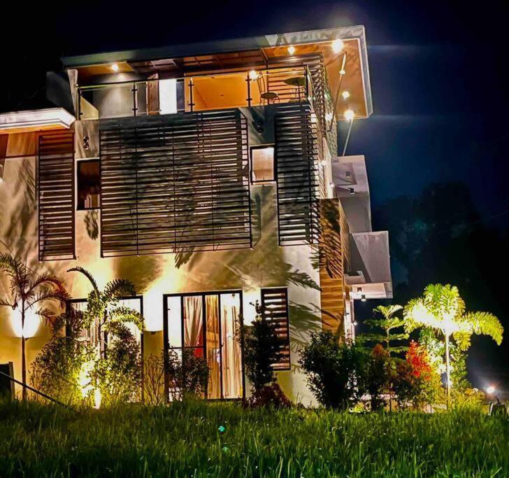 Overlooking Staycation At Sandari Batulao Tagaytay City Buitenkant foto