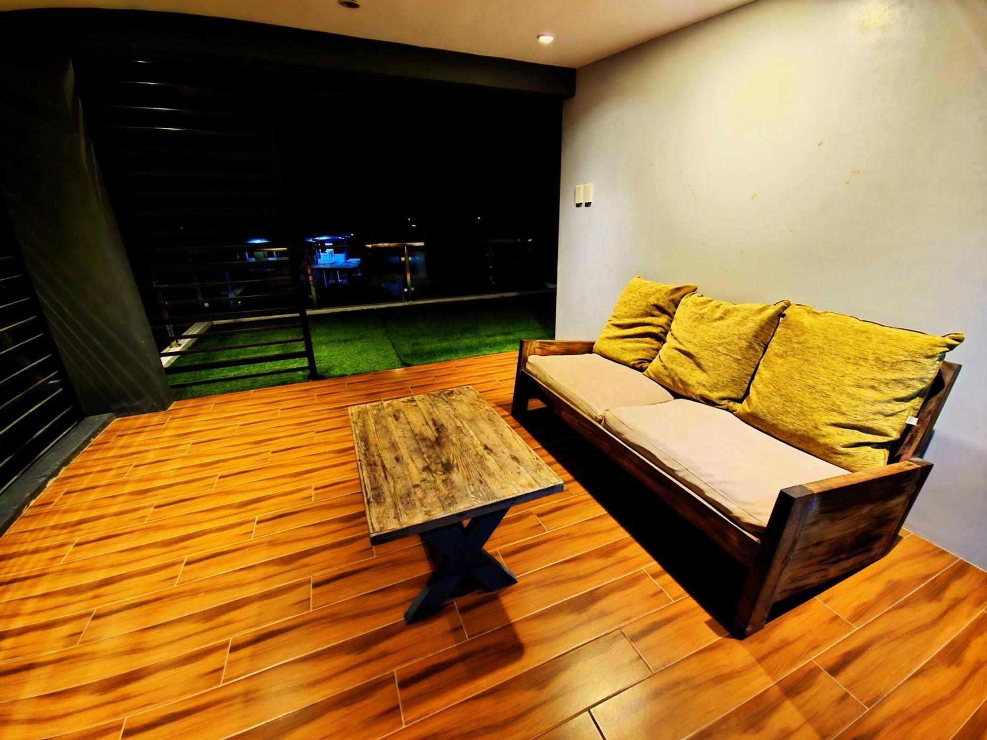 Overlooking Staycation At Sandari Batulao Tagaytay City Buitenkant foto